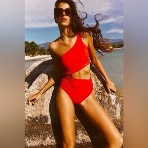 Zara ZARA ASYMMETRIC CUT OUT SWIMSUIT Size Medium NEW